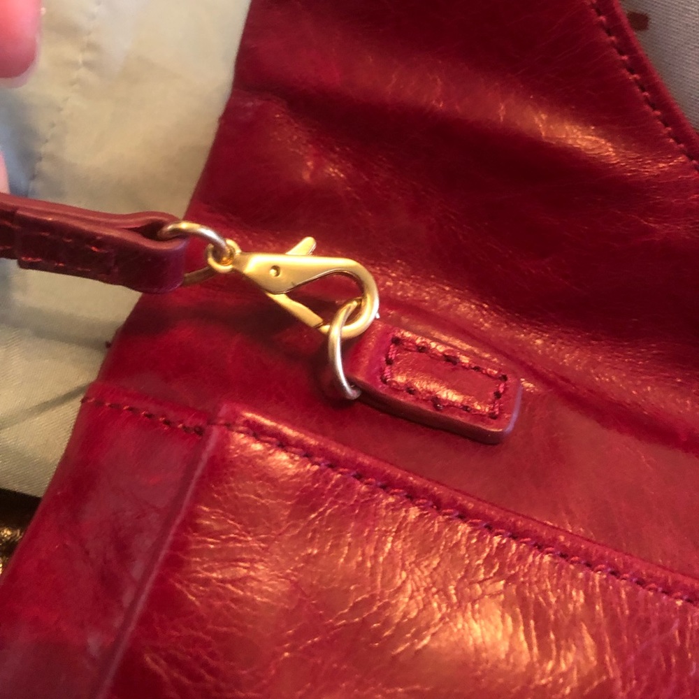 Hobo Rudy Raspberry Foldover Crossbody Women's Le… - image 5